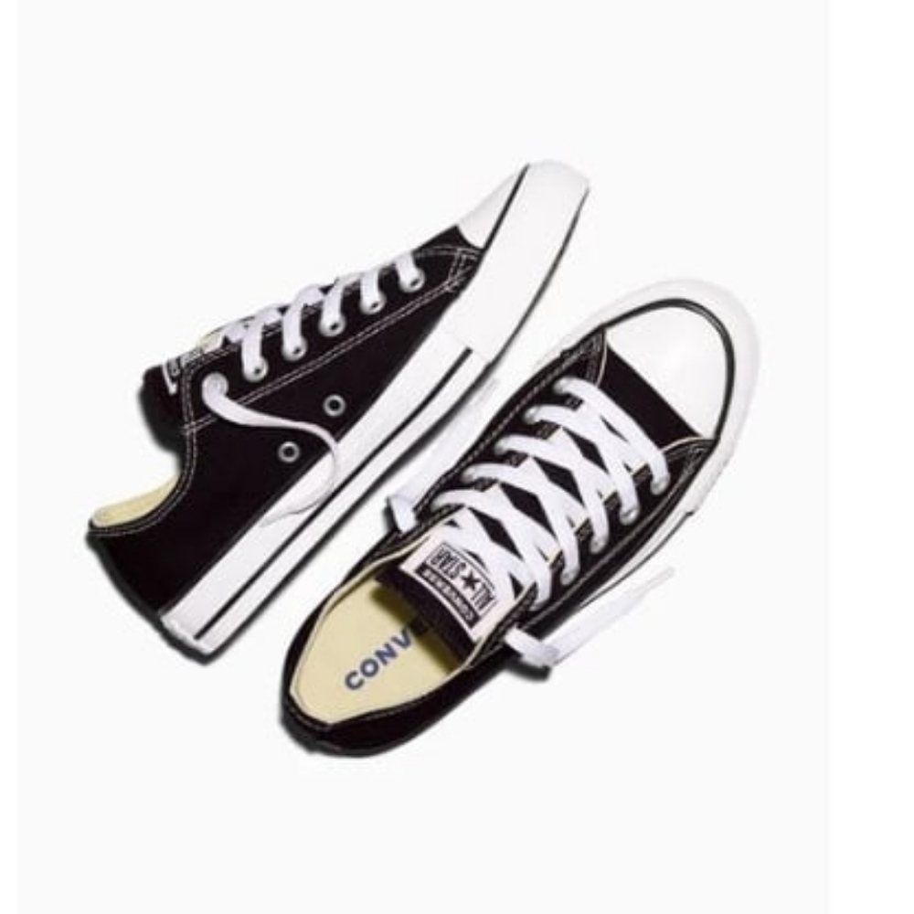 Converse Women's Black and White Low-Top Canvas Sneakers Size 7.5 - Picture 4 of 4